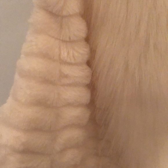 Vest - Picture 3 of 5